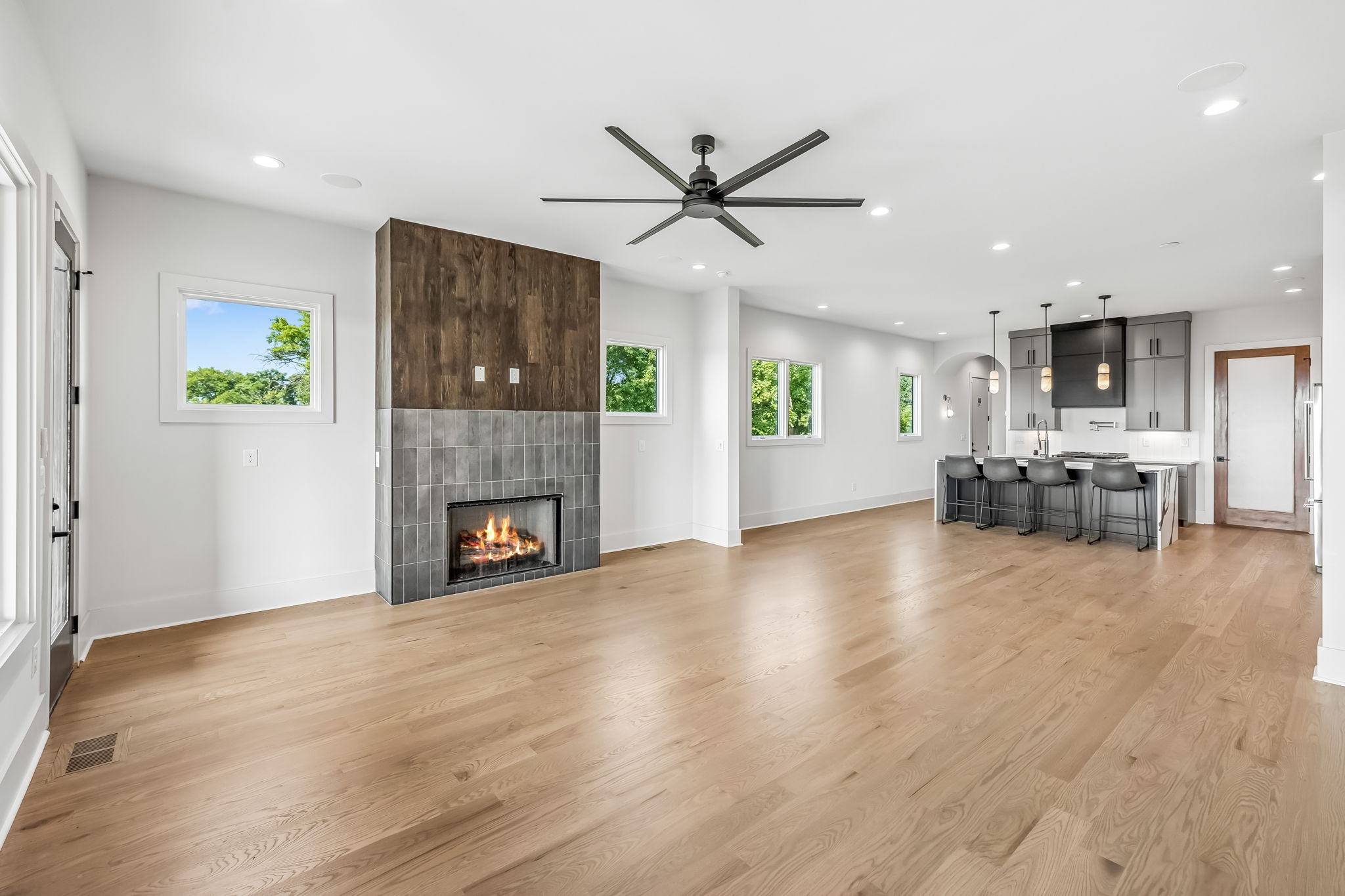 2118 Cliff Dr