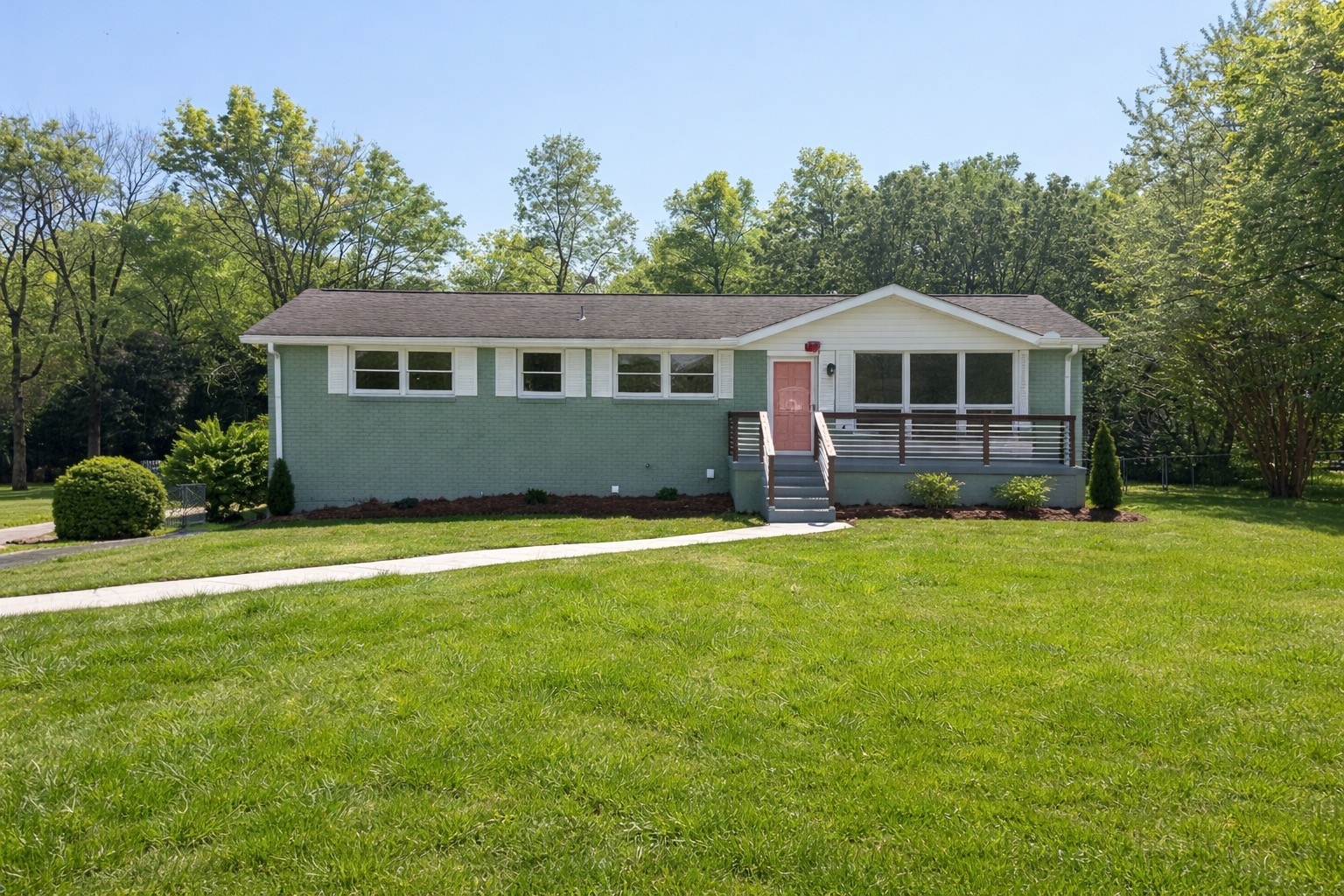 1614 Shady Cir