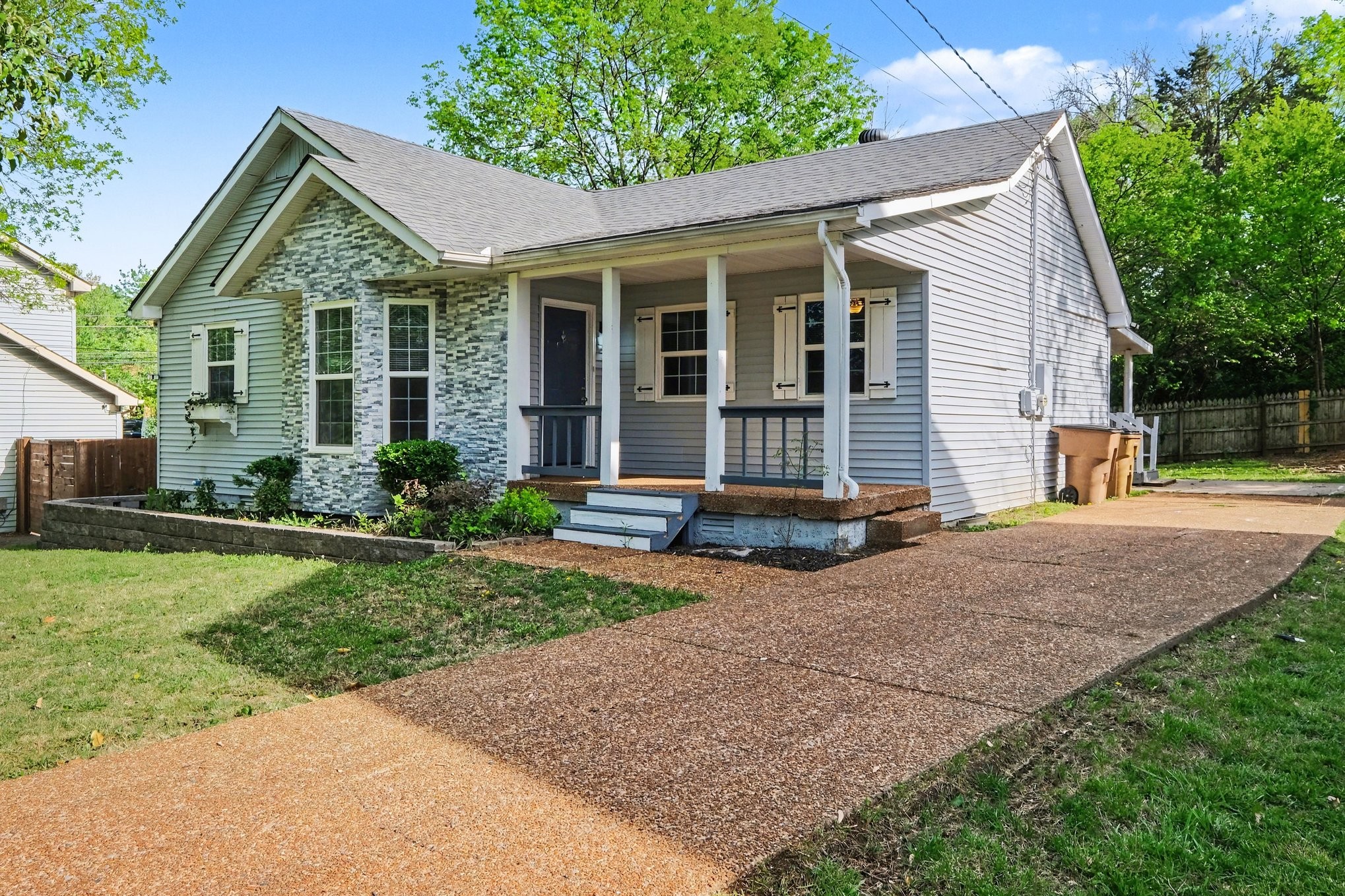 204 Towne Valley Ct