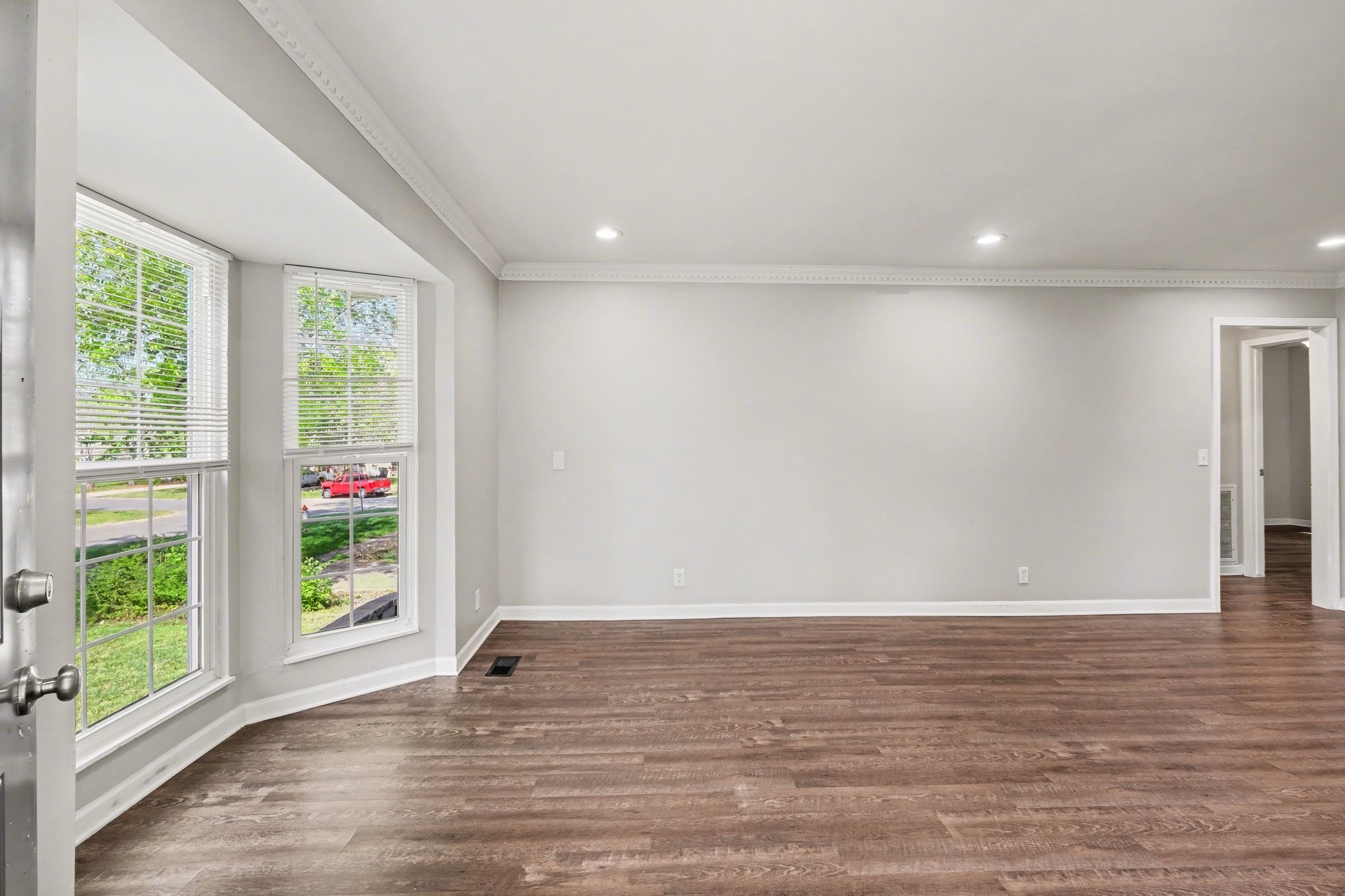 204 Towne Valley Ct