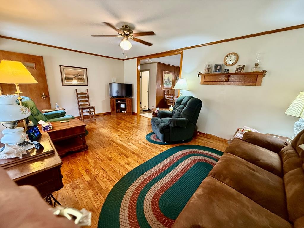 180 Center Dr