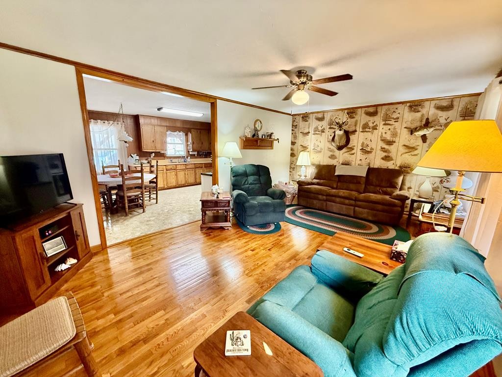 180 Center Dr