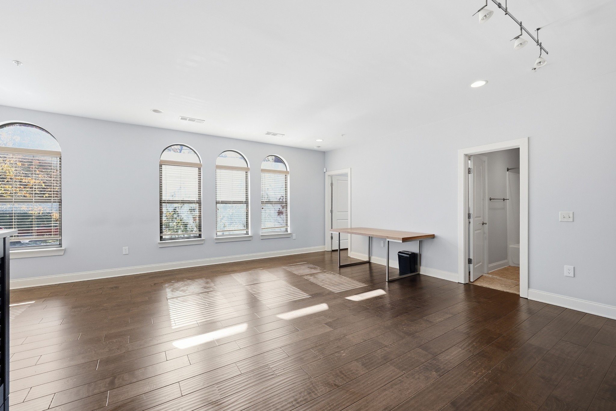 702 Wedgewood Park