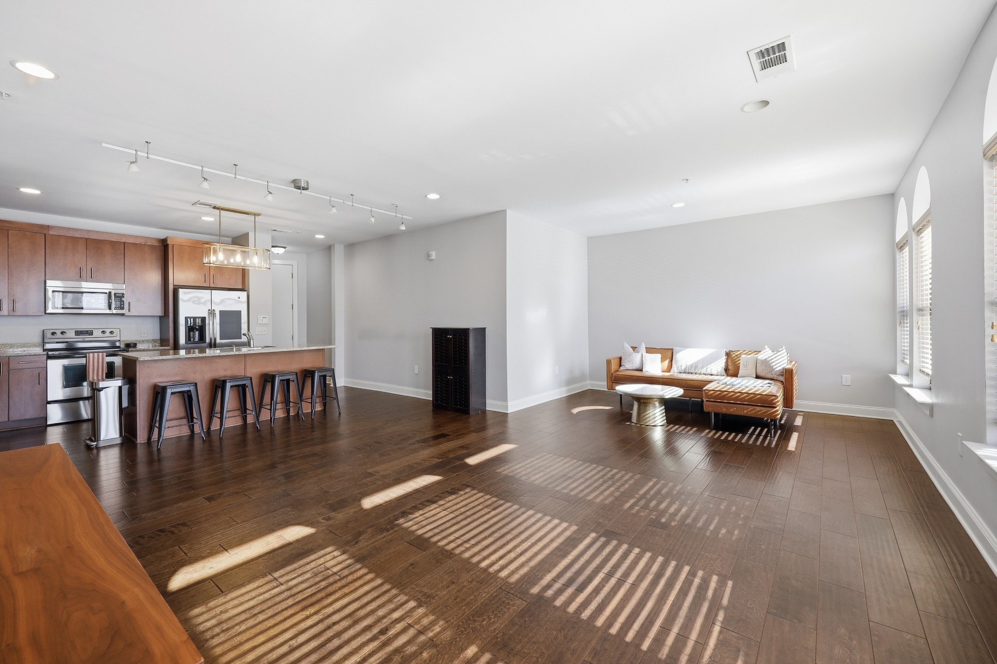 702 Wedgewood Park