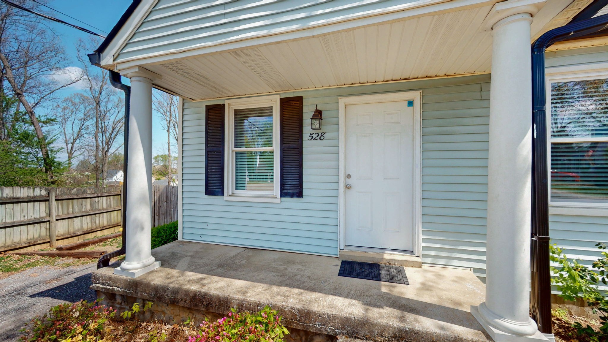 528 Debbie Dr