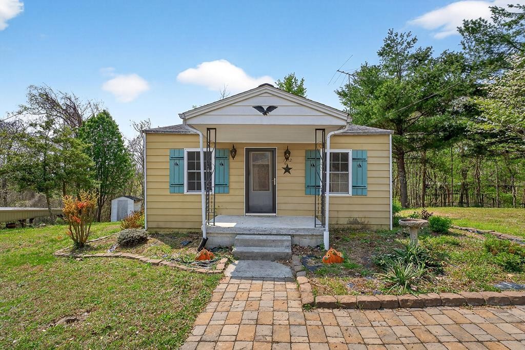 1932 Holly Creek Rd