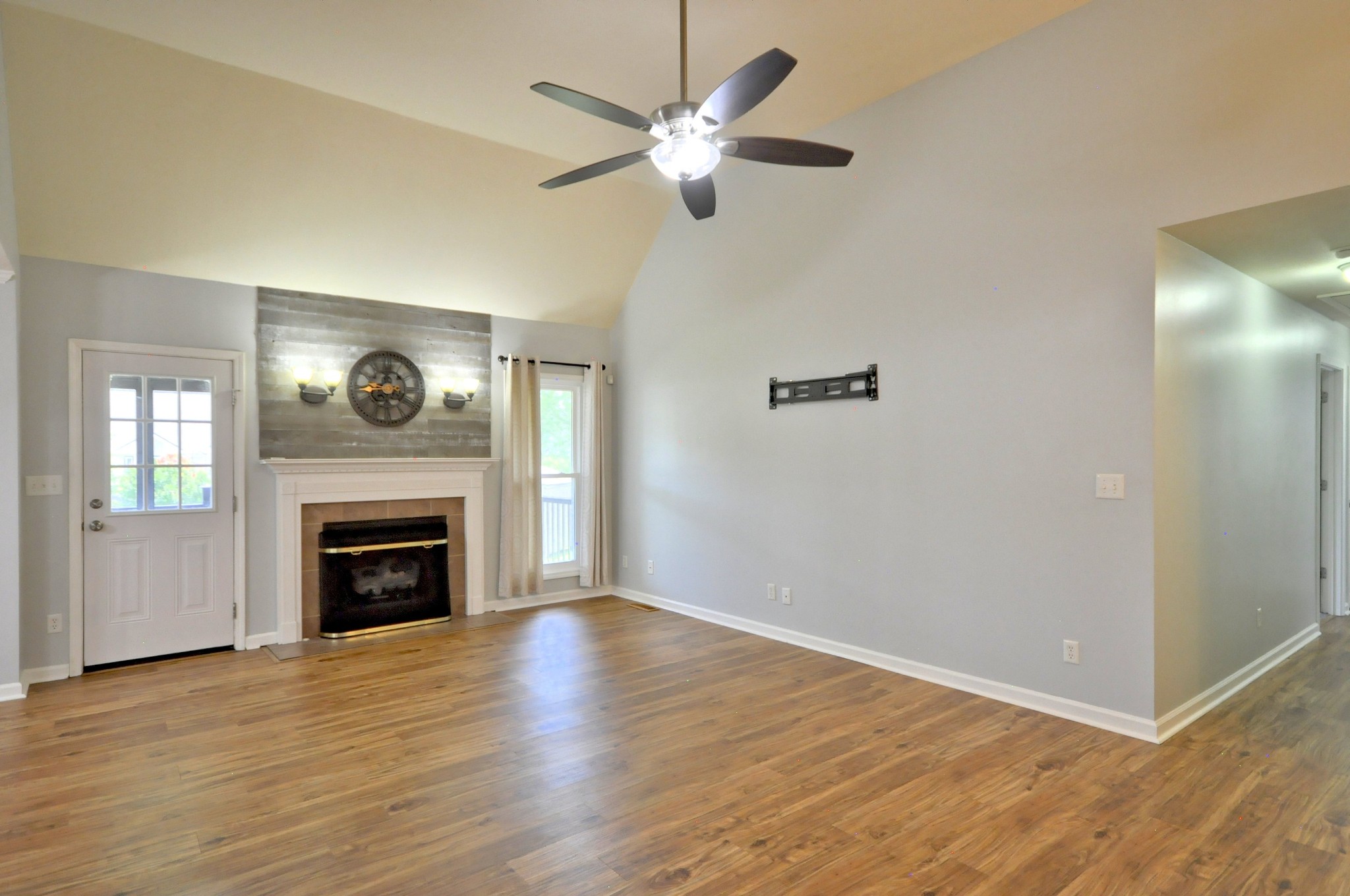 3637 AURORA DR