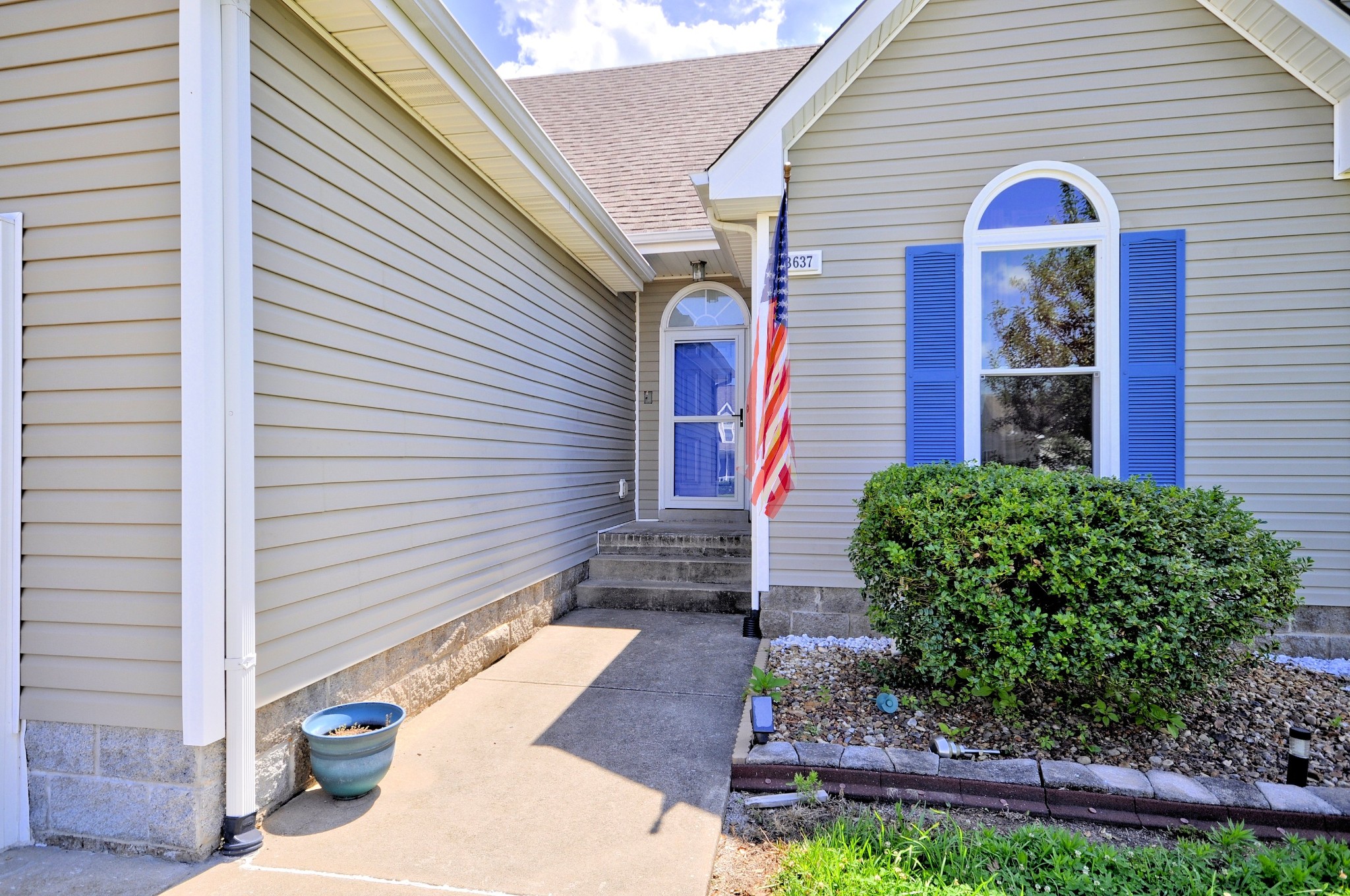 3637 AURORA DR