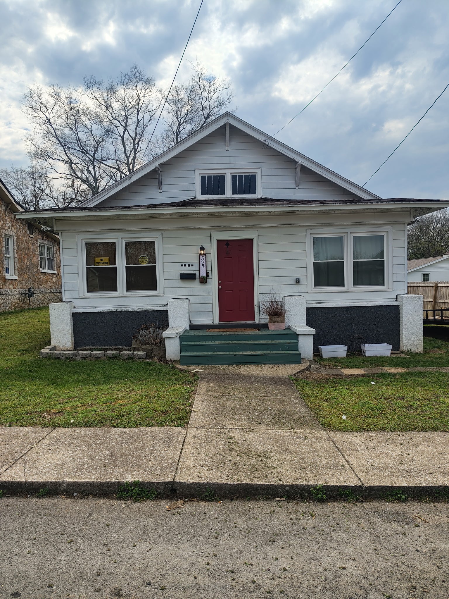 523 W 17th St