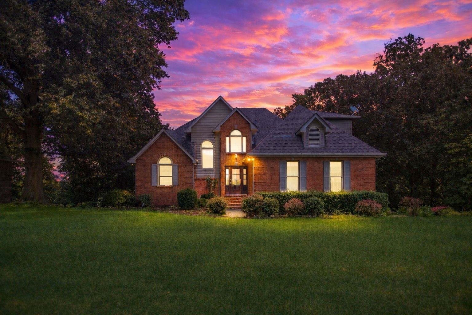 208 Loop Dr