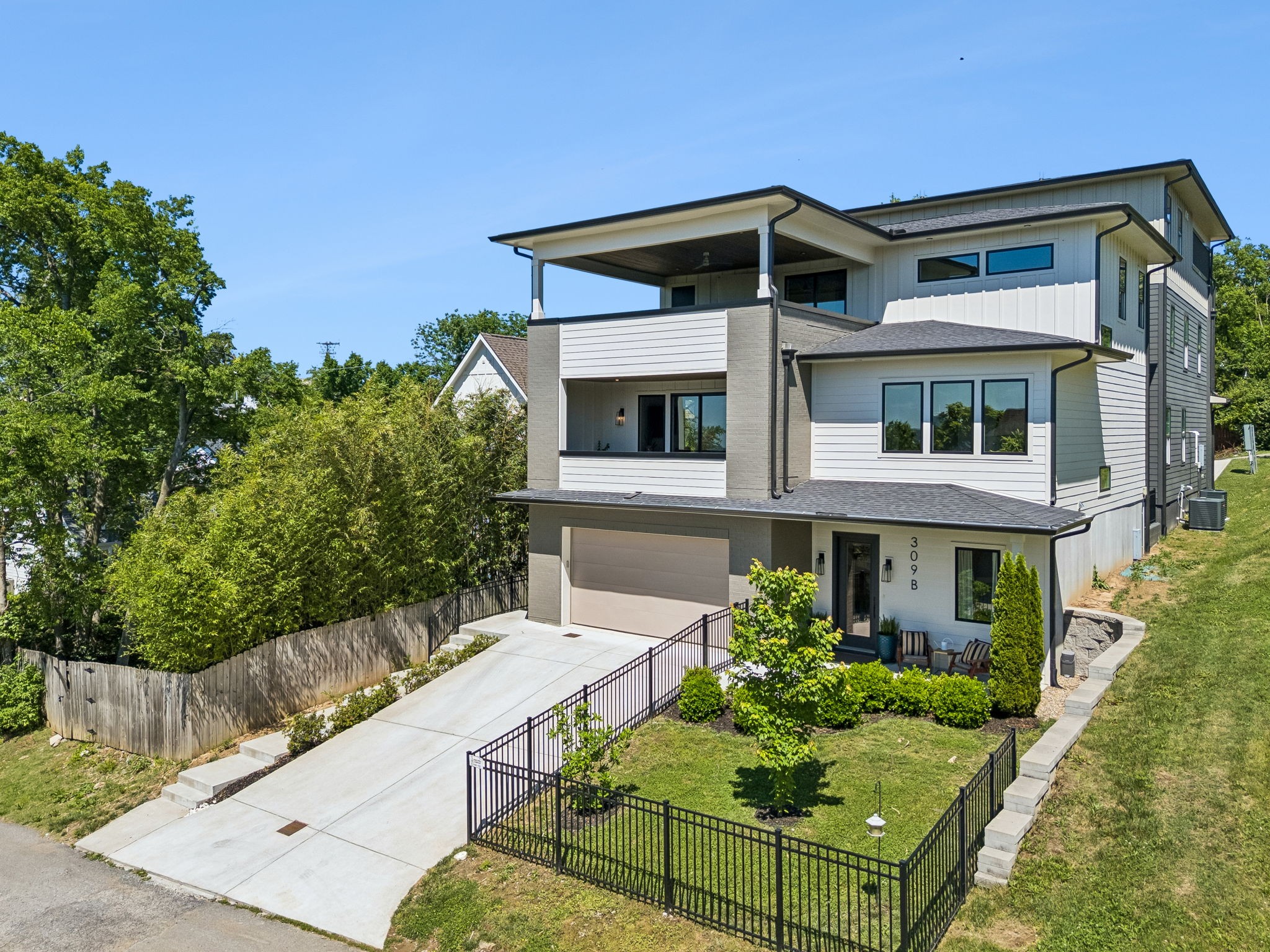 309B 35th Ave, N