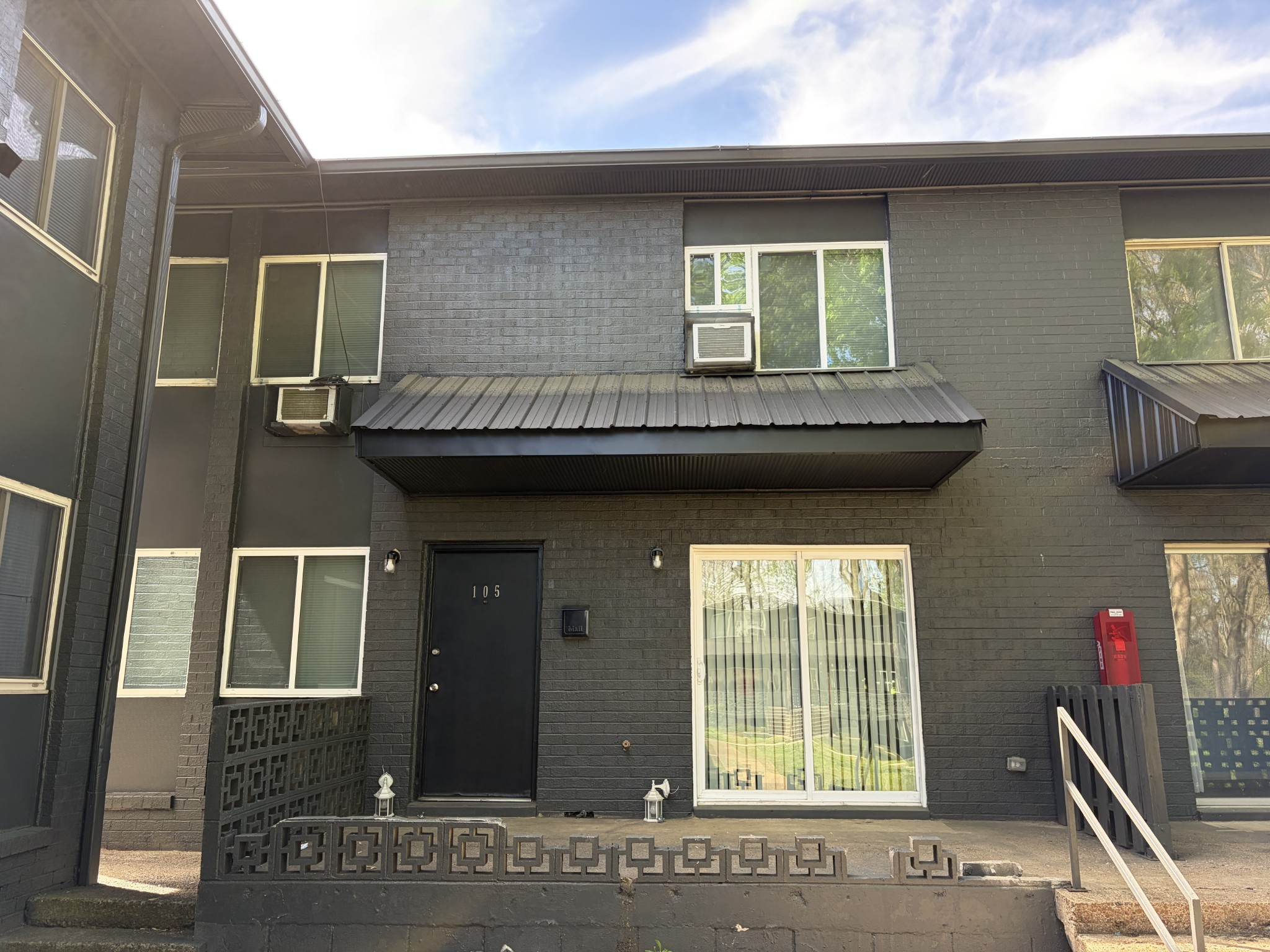 550 Harding Pl