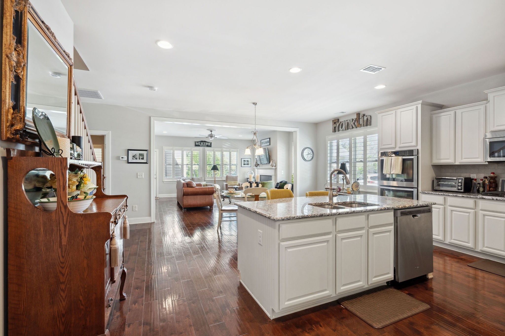 804 Charming Ct