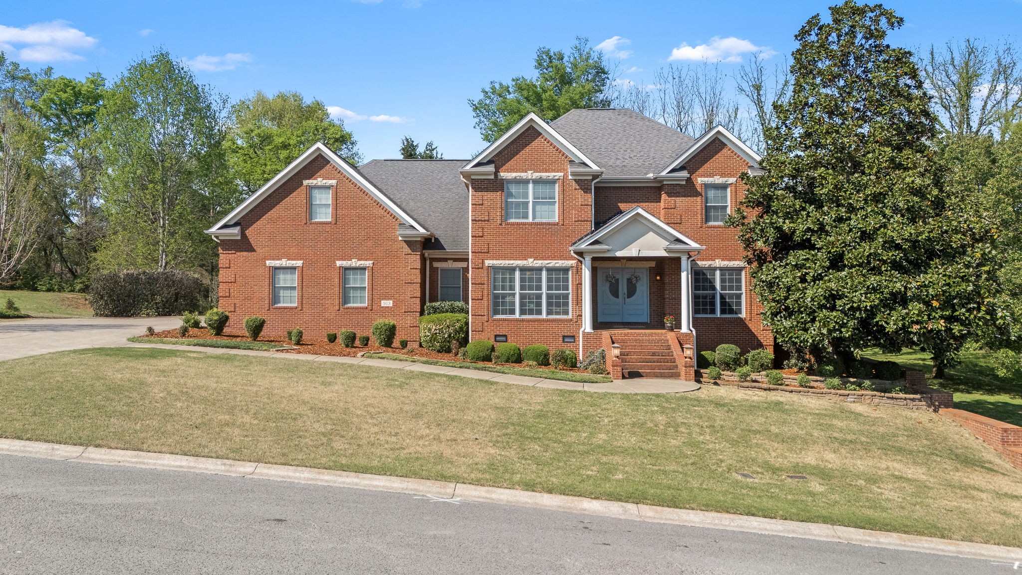 913 Dogwood Dr