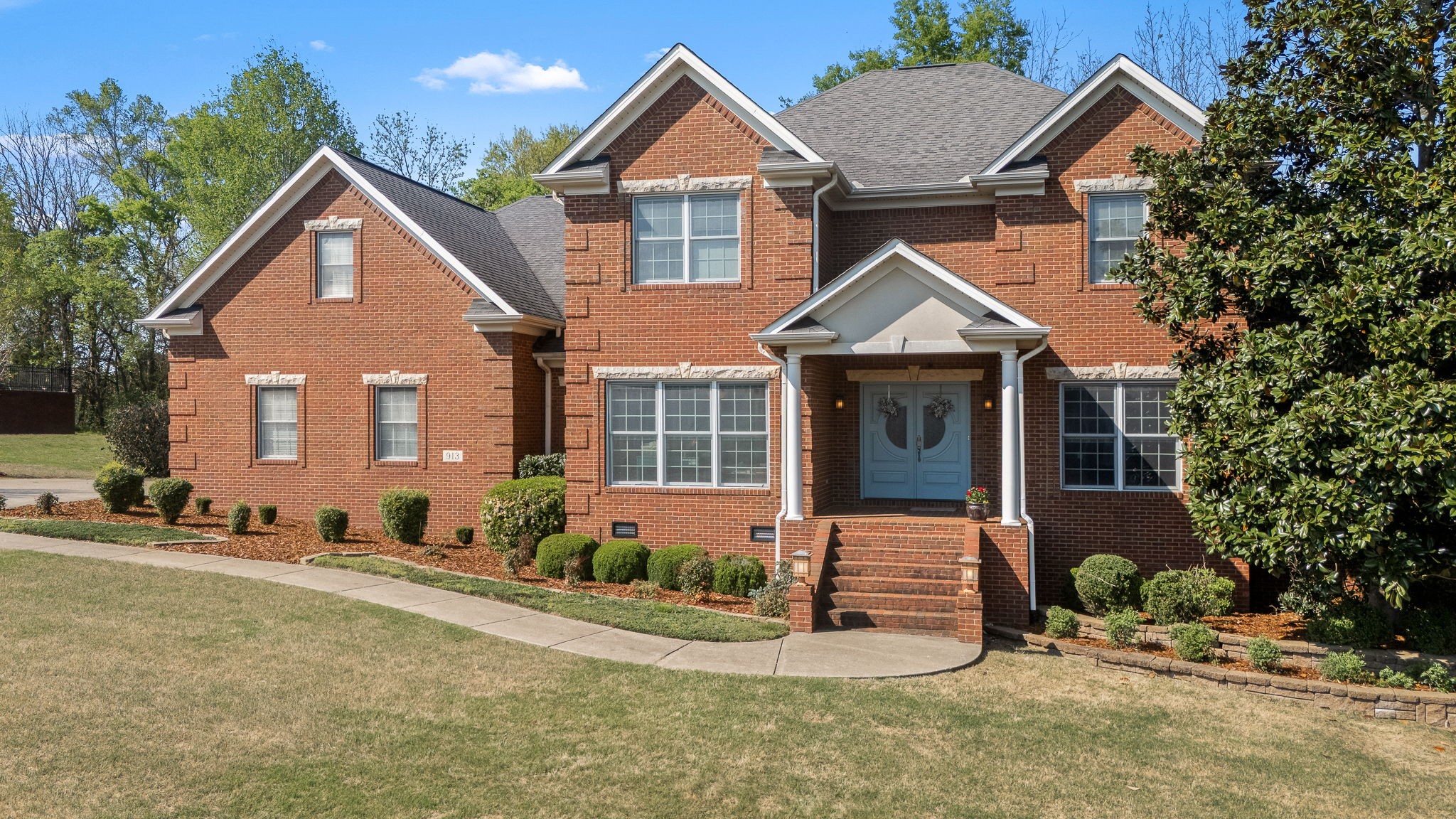 913 Dogwood Dr