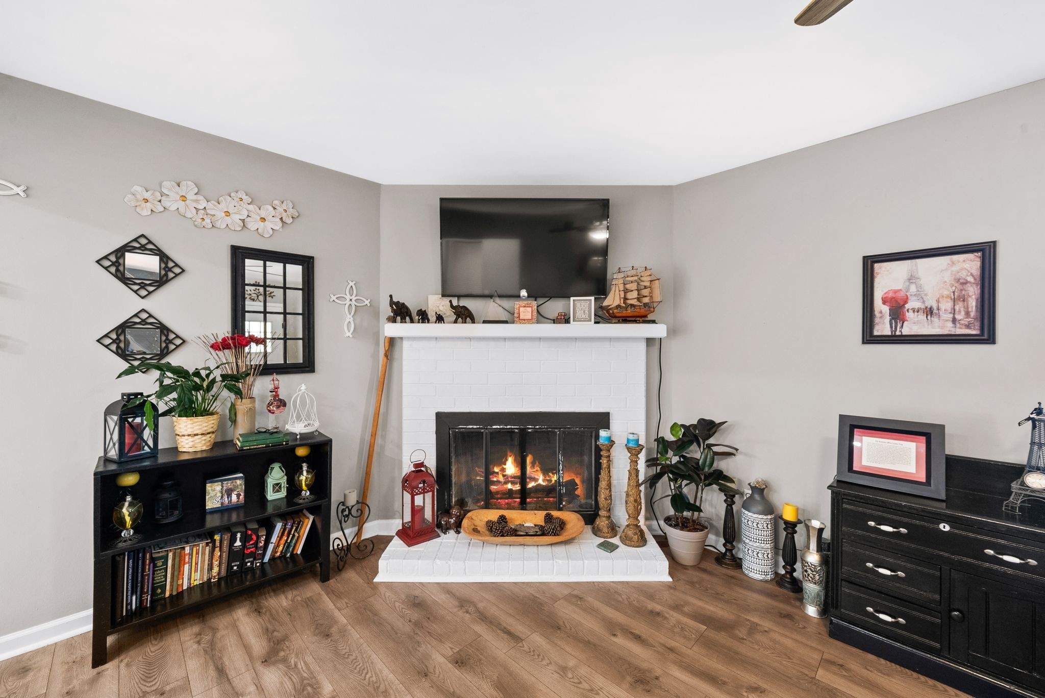 1126 Apple Valley Rd