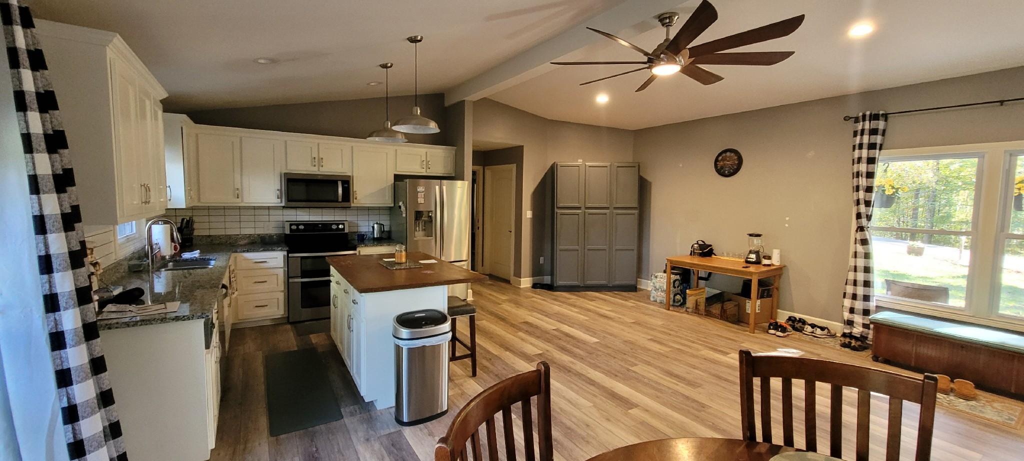 408 Sandy Rd