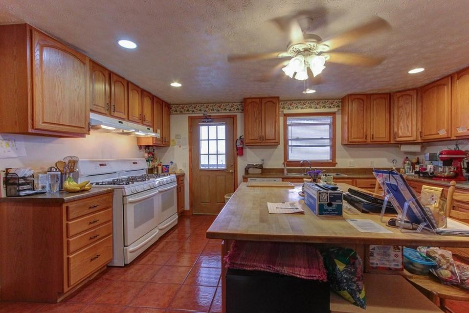 2149 Seaton Springs Rd