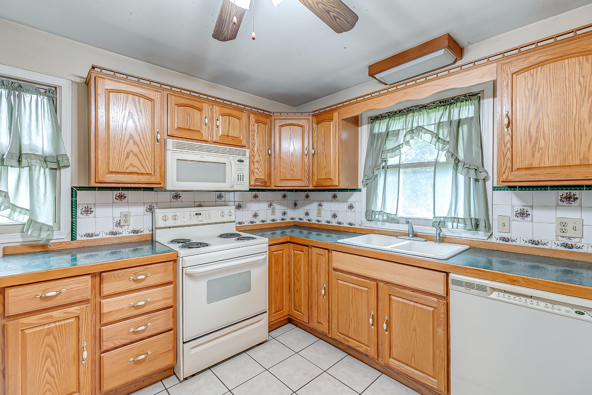 904 Cheairs Cir