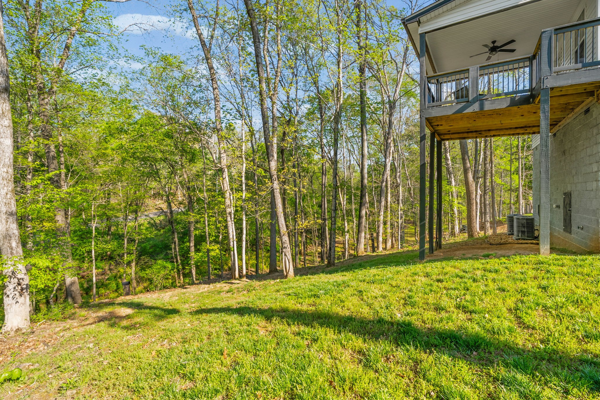 589 Briarwood Dr