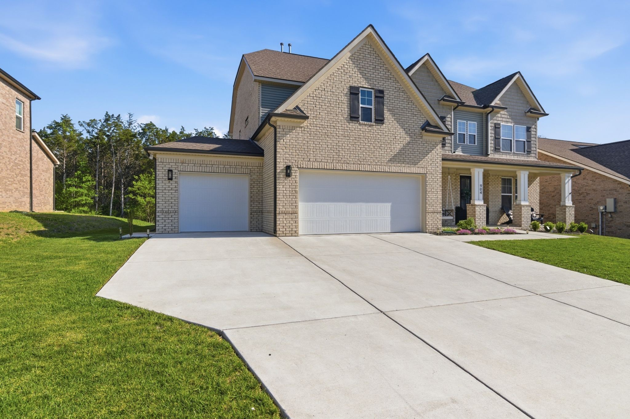 904 Carnation Dr