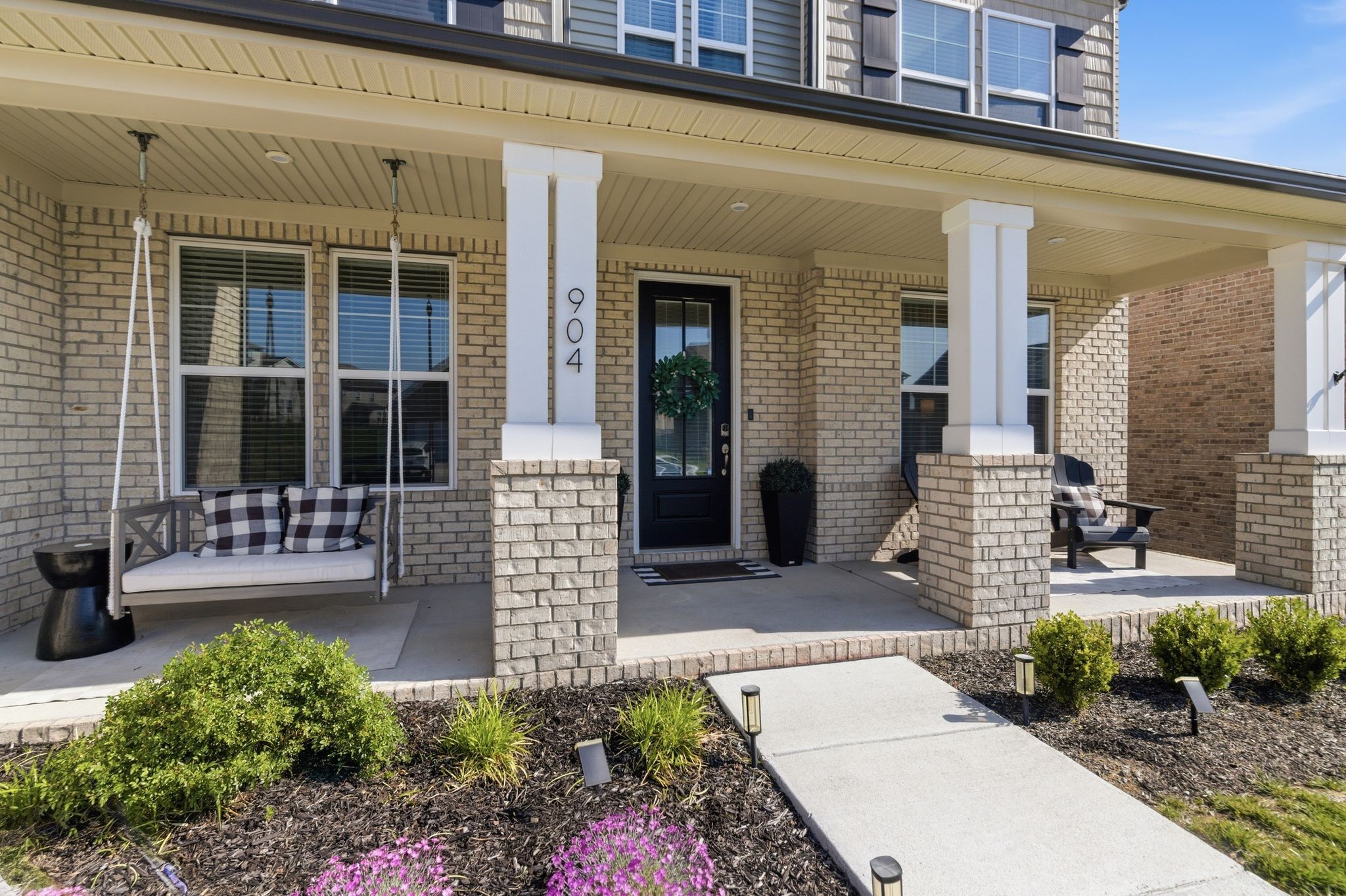 904 Carnation Dr