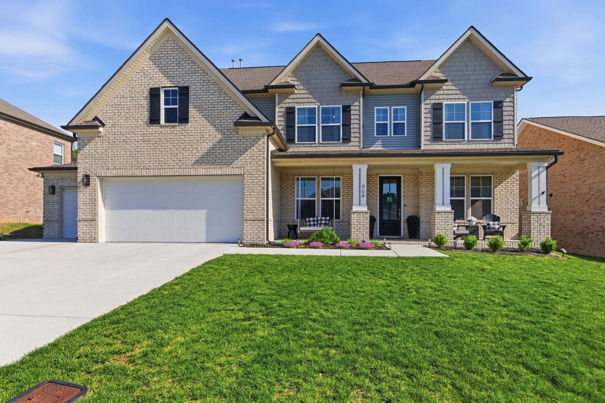 904 Carnation Dr