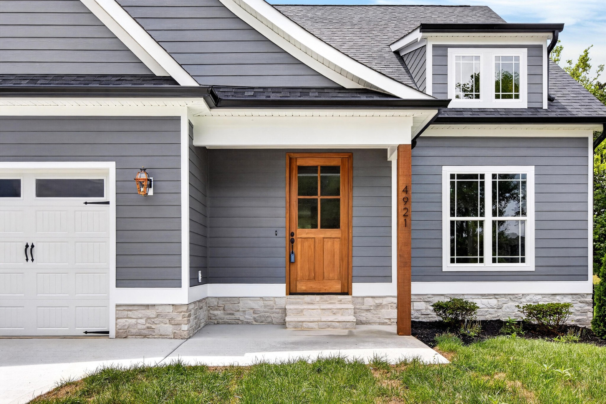 4921 Grove Park Drive, NE