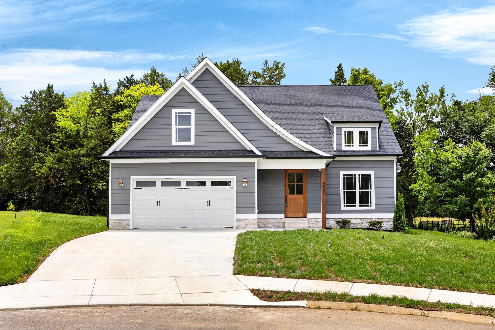 4921 Grove Park Drive, NE