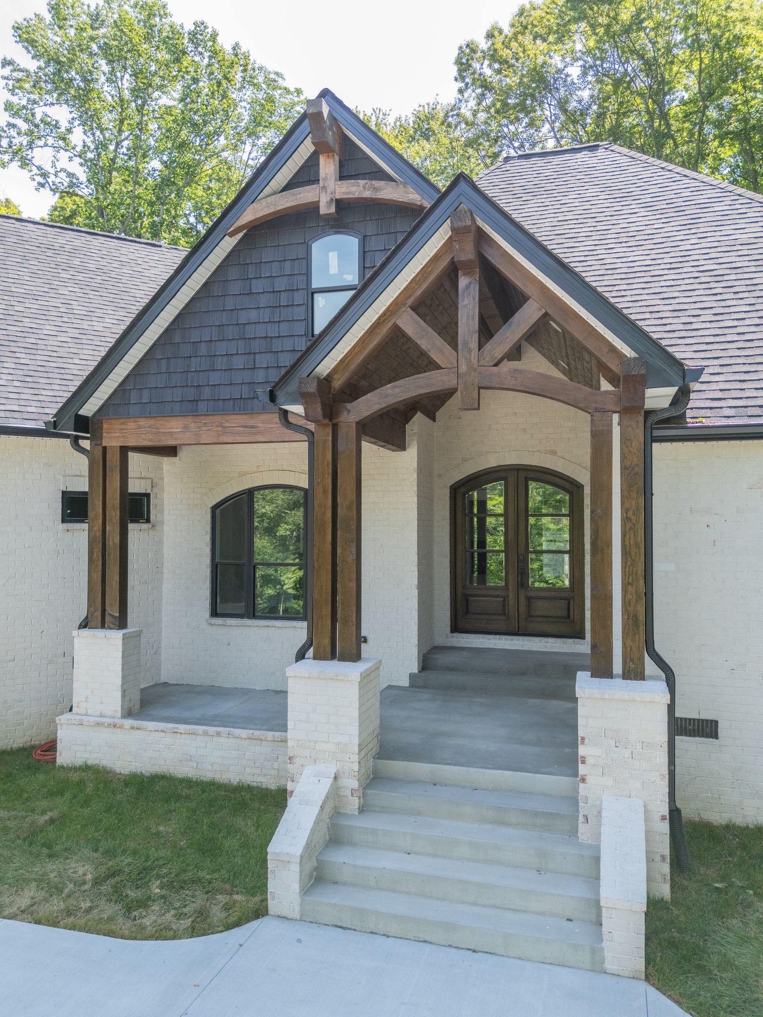 126 Dogwood Ct