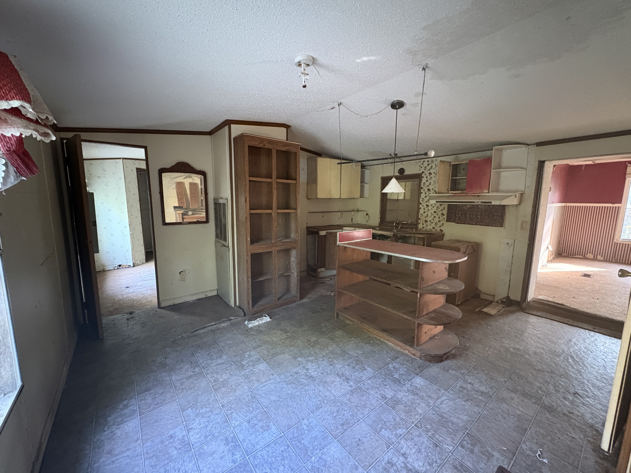 215 Frederick Loop