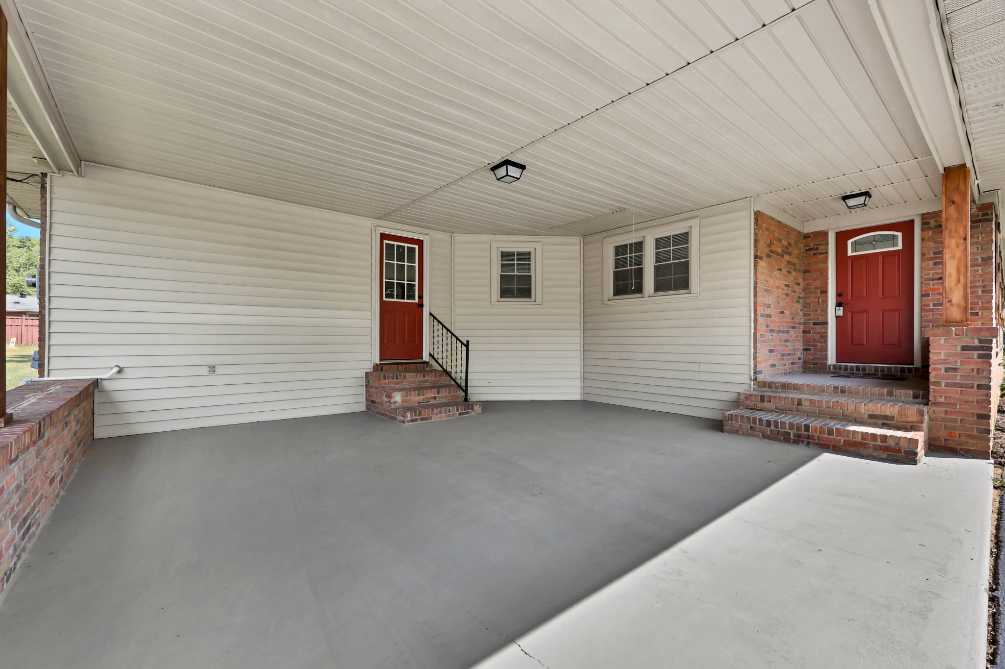 207 Donna Dr