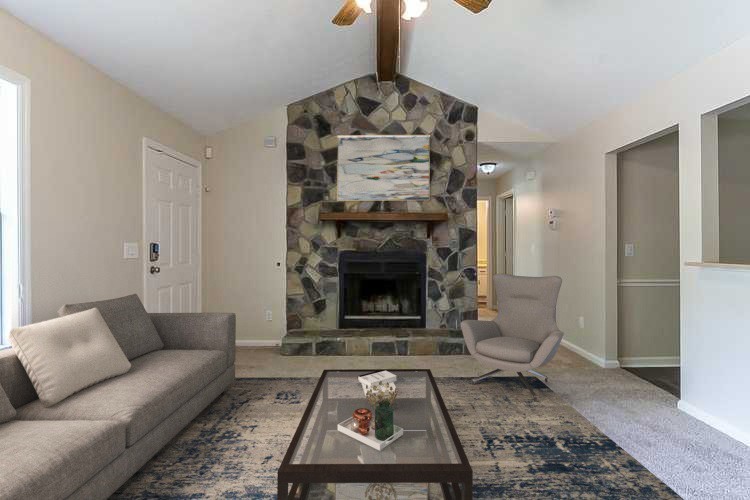 568 Woodcrest Dr