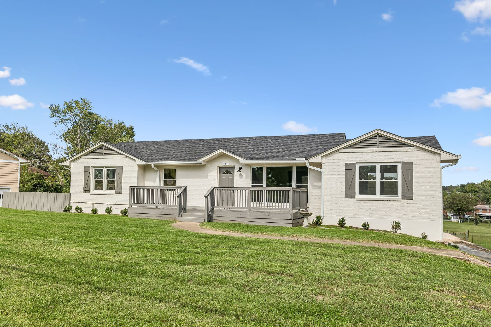 110 S Laurel Cir