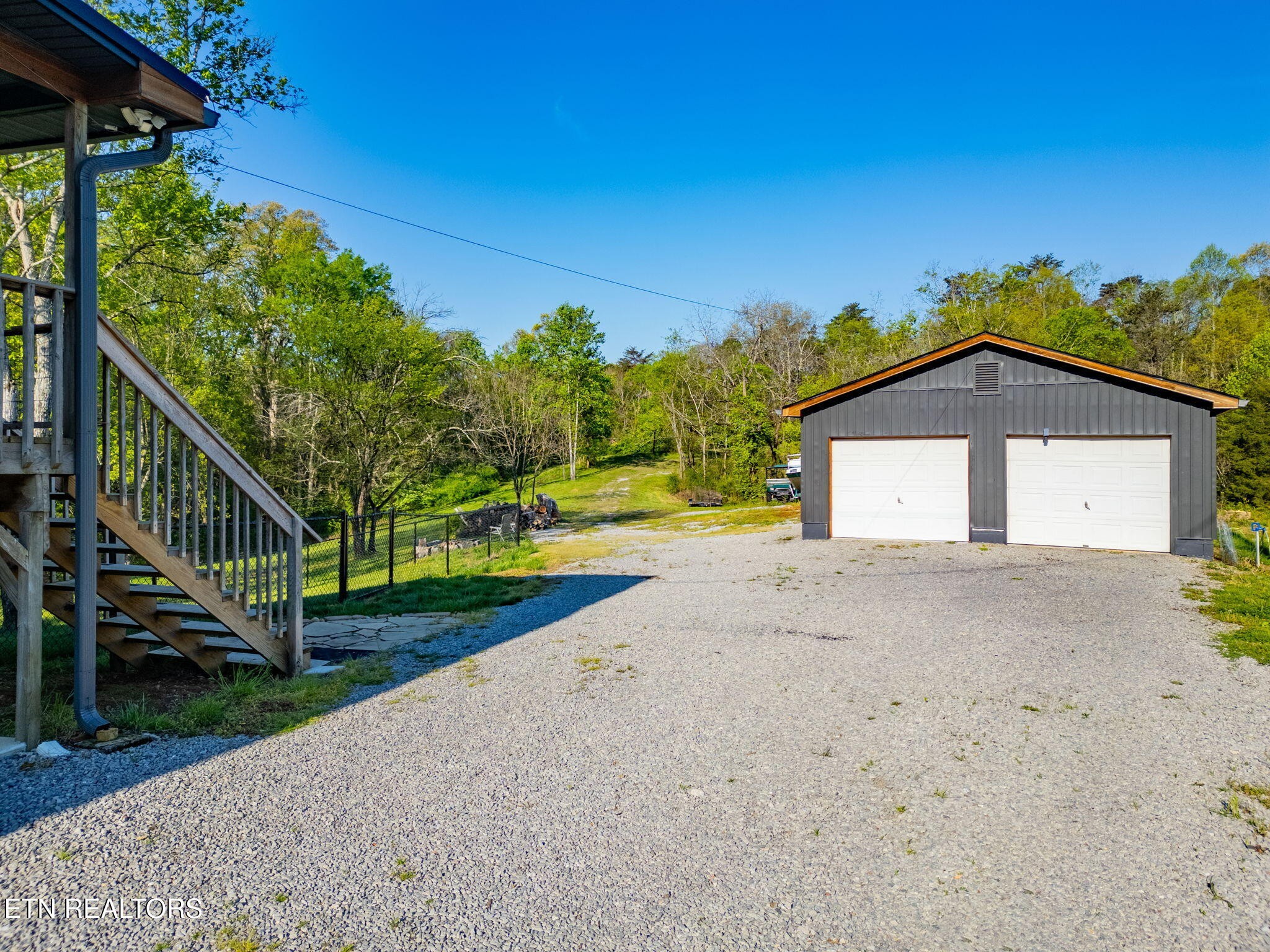 6414 Pine Grove Rd