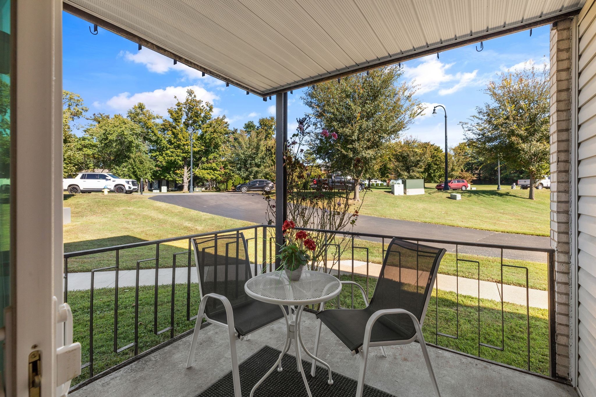 613 Hillsboro Rd