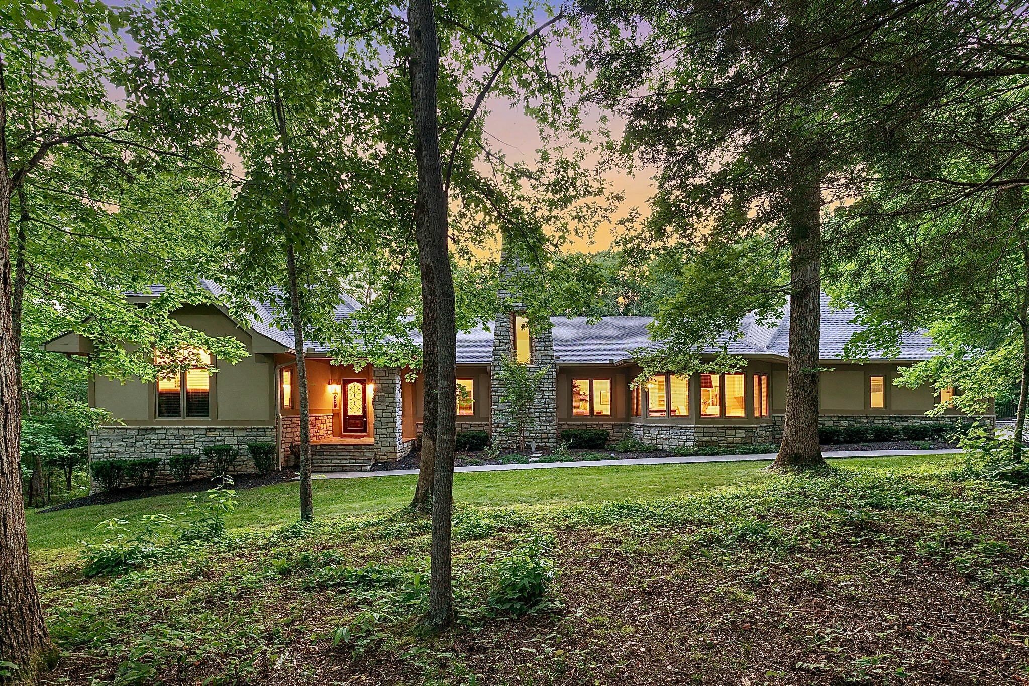 1003 Champion Hills Dr