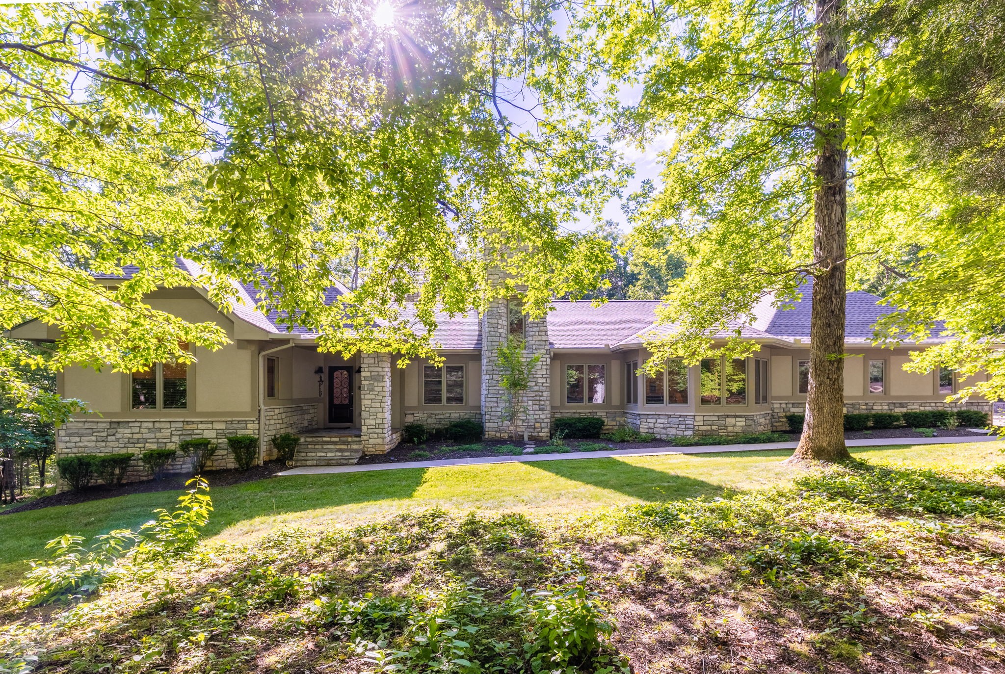 1003 Champion Hills Dr