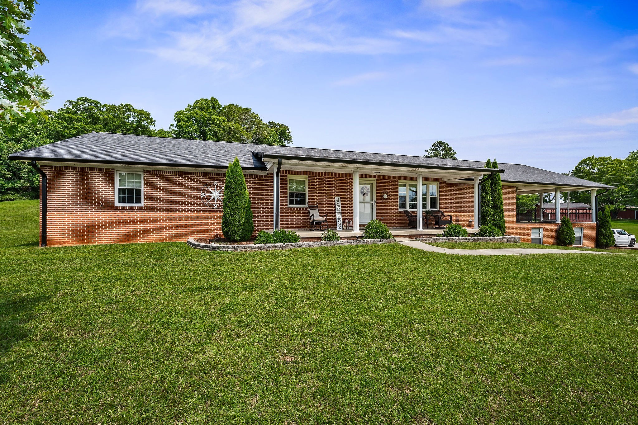 1069 McGregor Ln