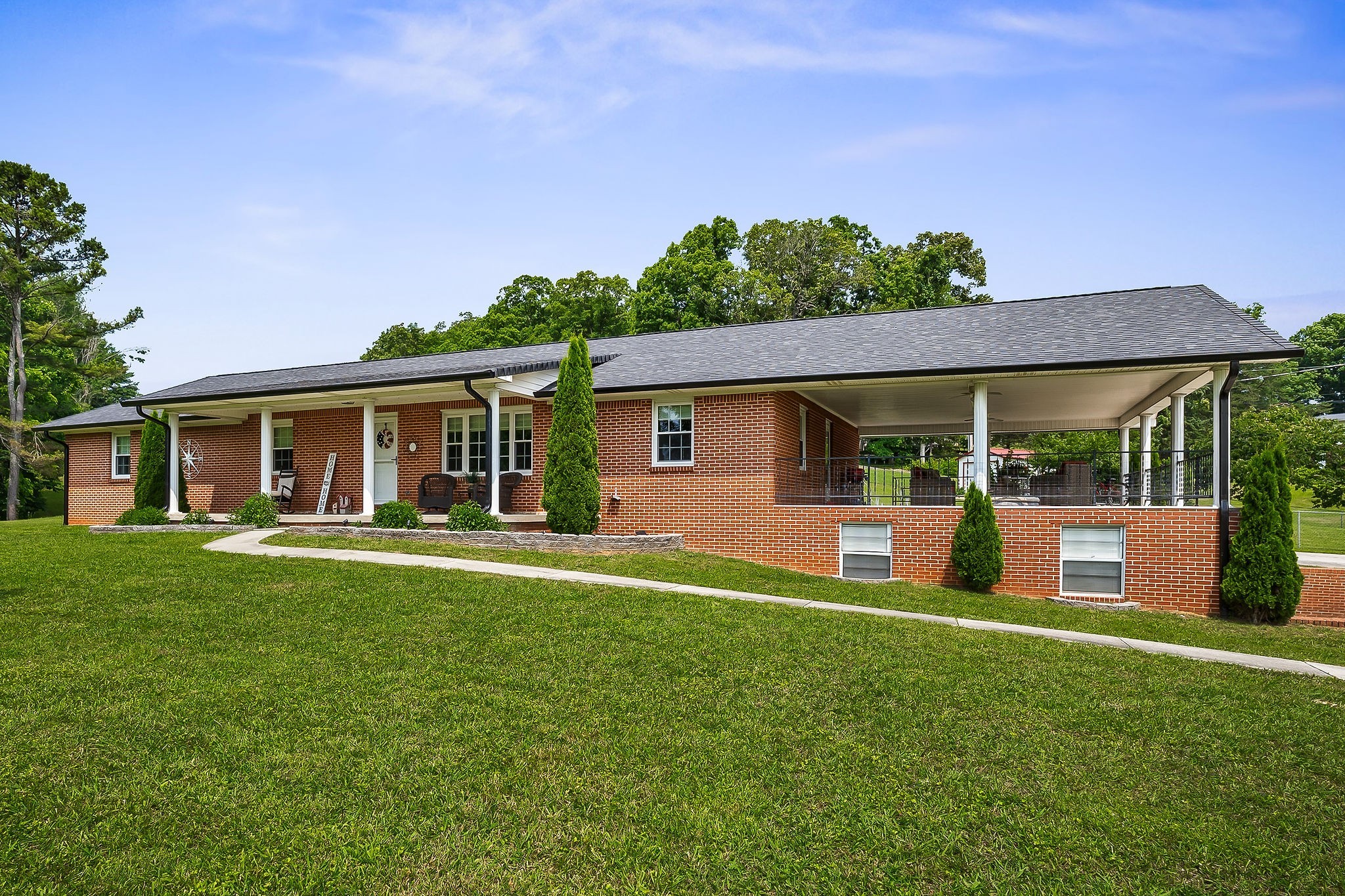 1069 McGregor Ln
