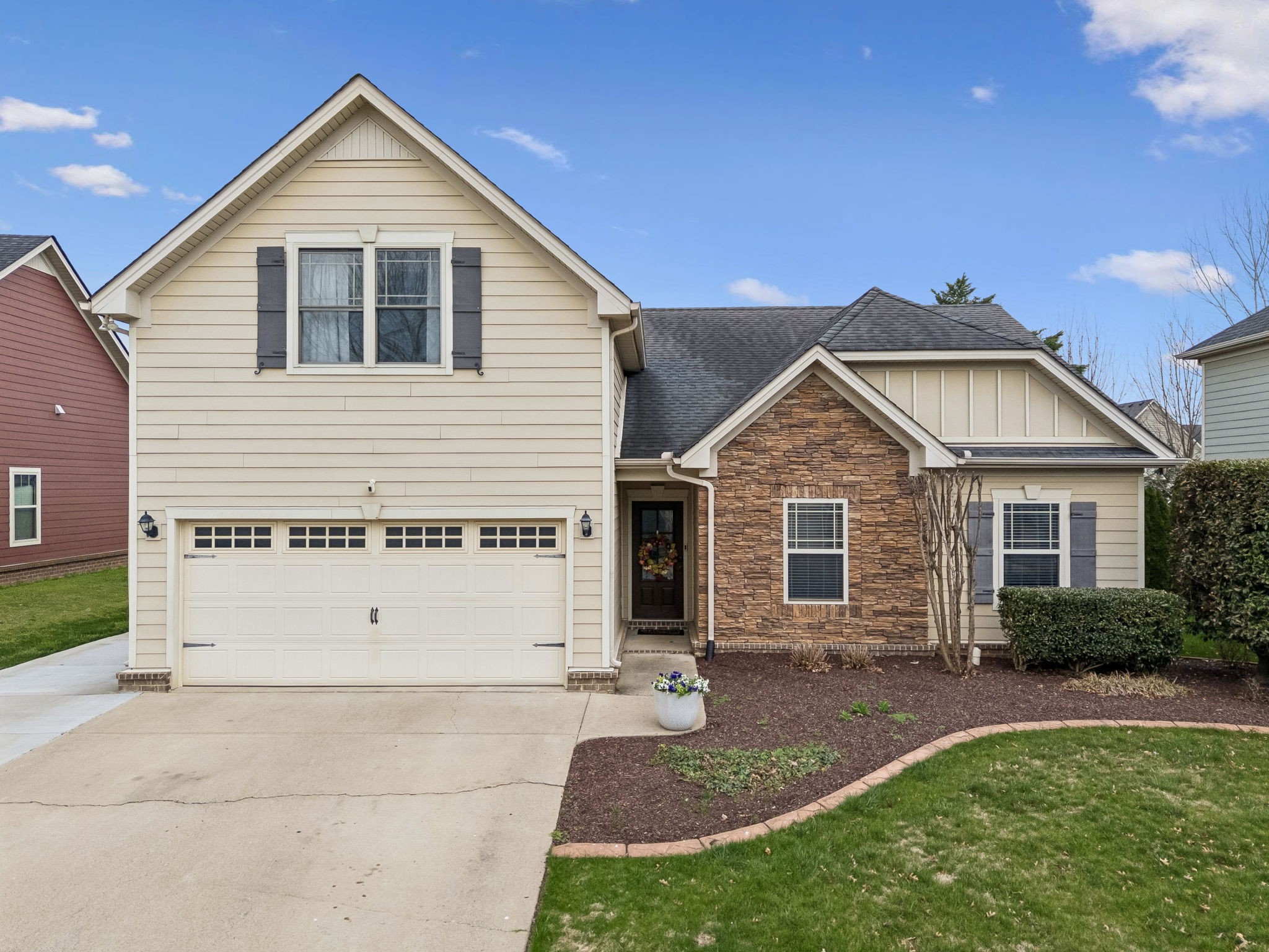 935 Contessa Dr