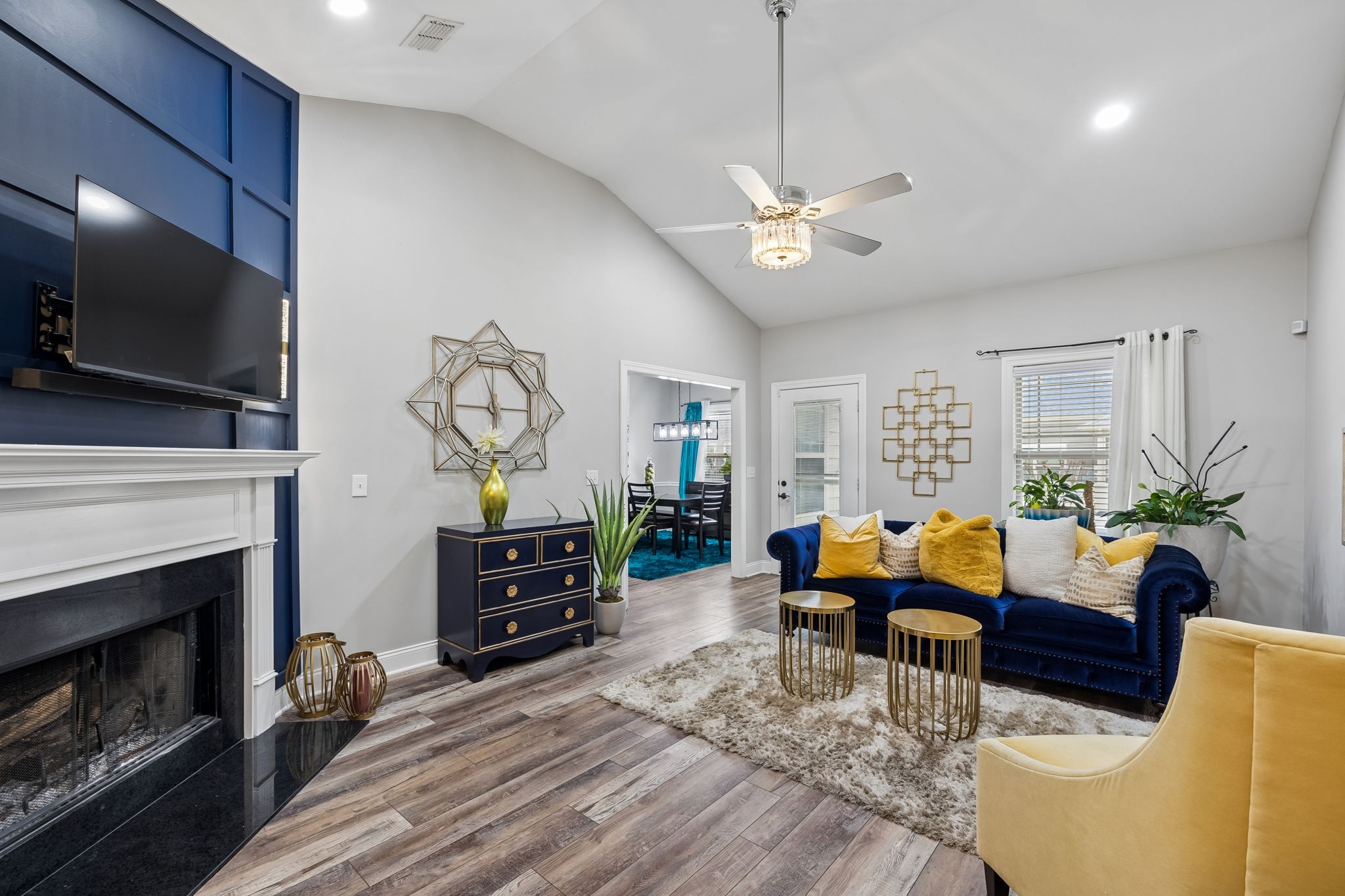 935 Contessa Dr