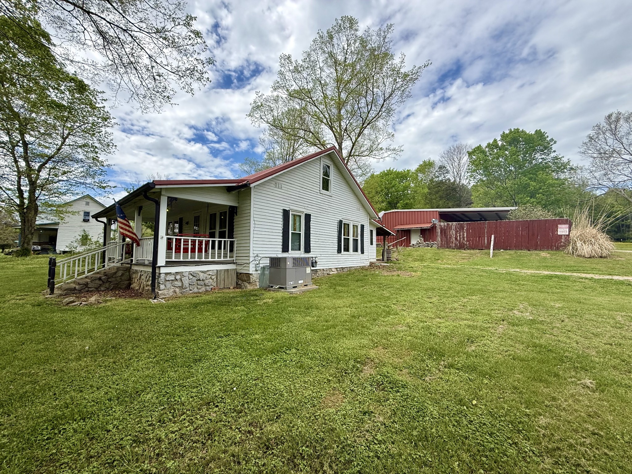 2114 Edgewood Rd