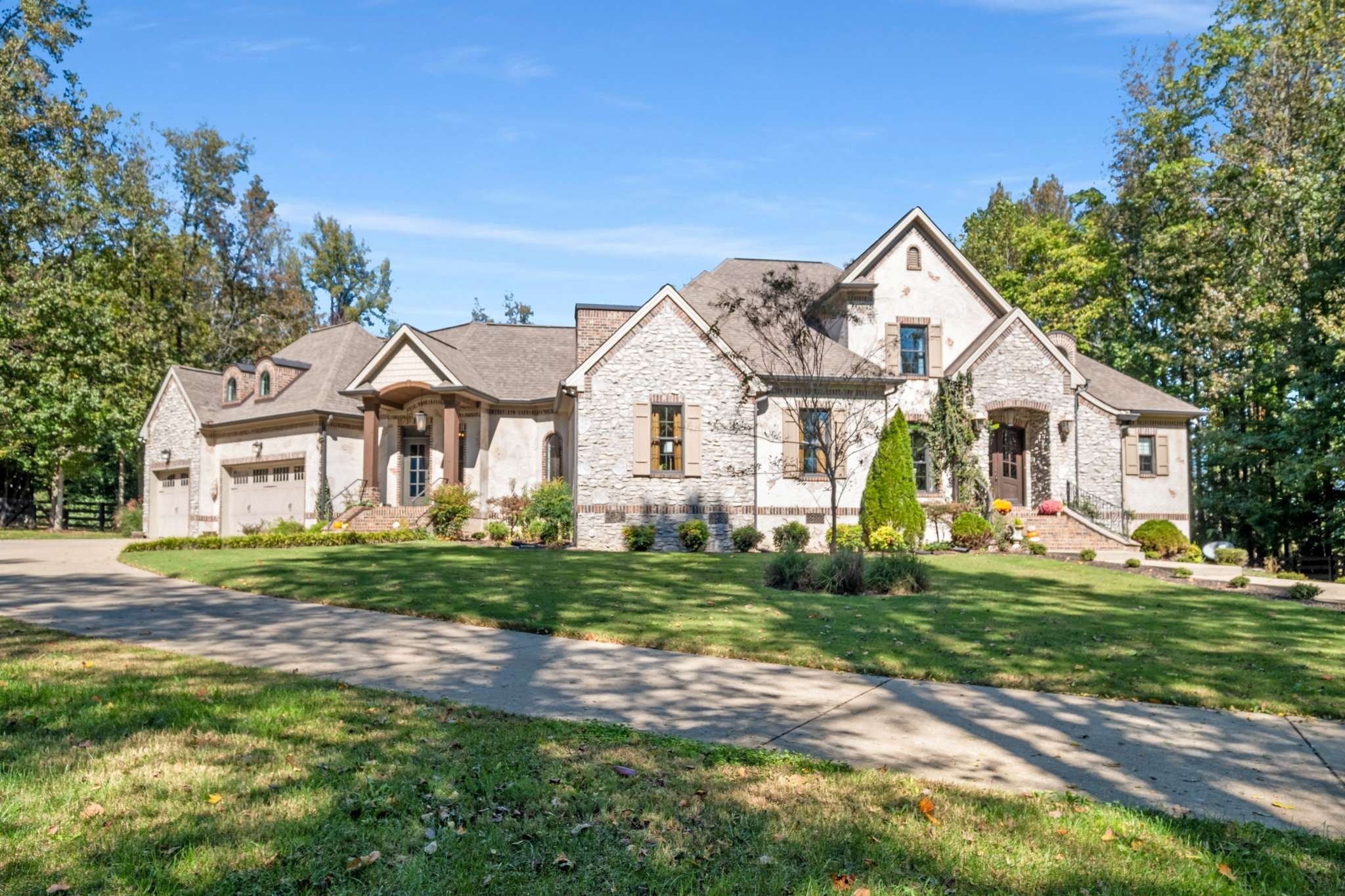 7101 Hardwood Ln
