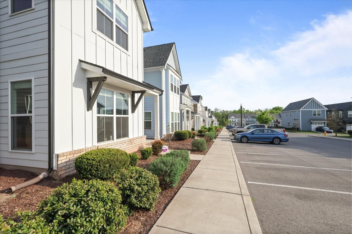161 Harvard Dr