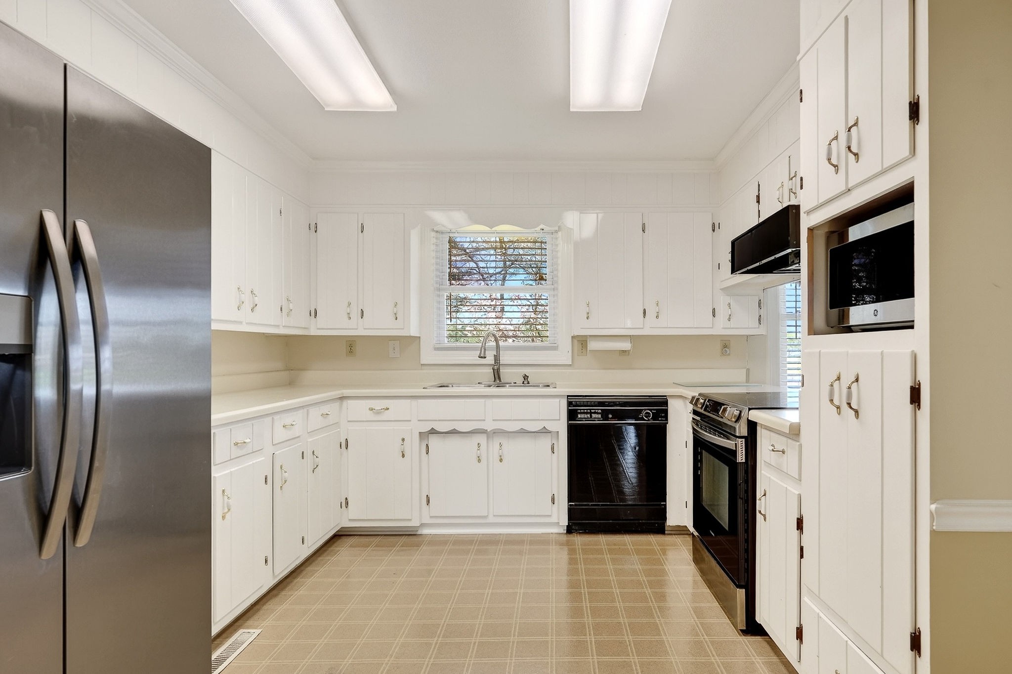 530 W Main St