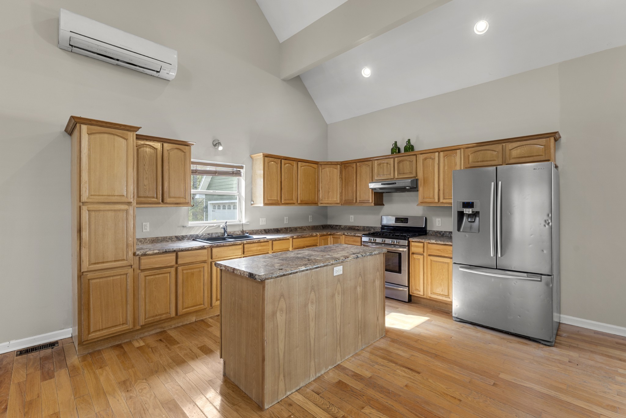 1148 Stoltz Rd
