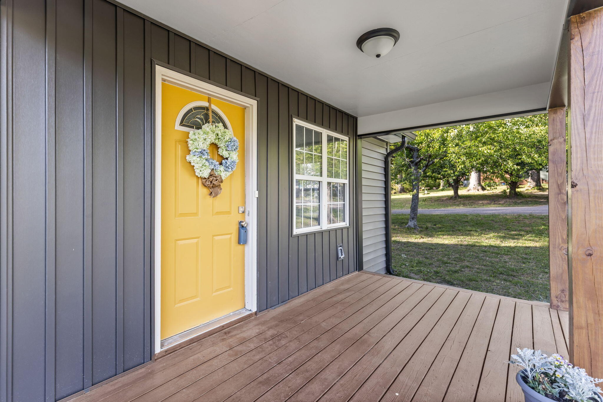 2500 SE Woodland Drive, SE