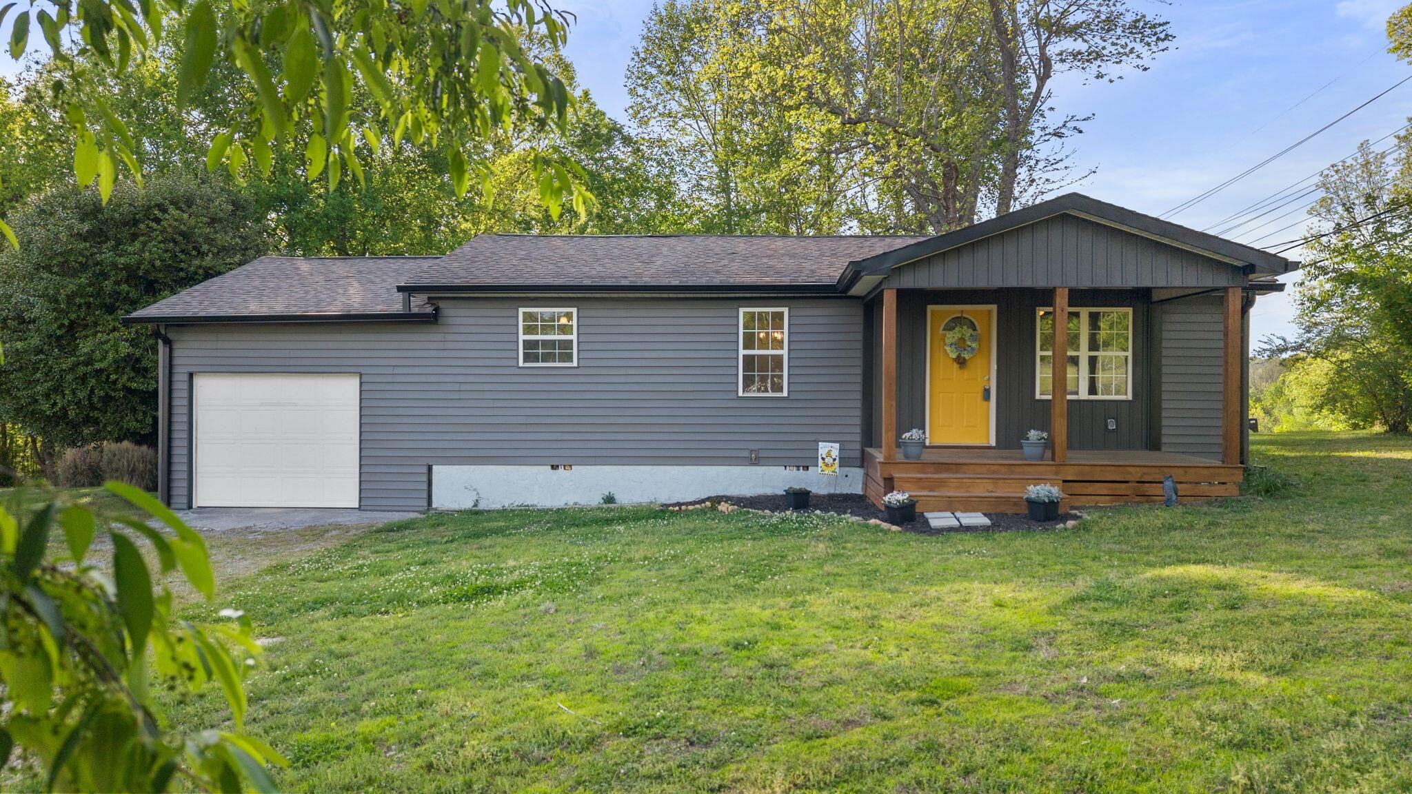 2500 SE Woodland Drive, SE
