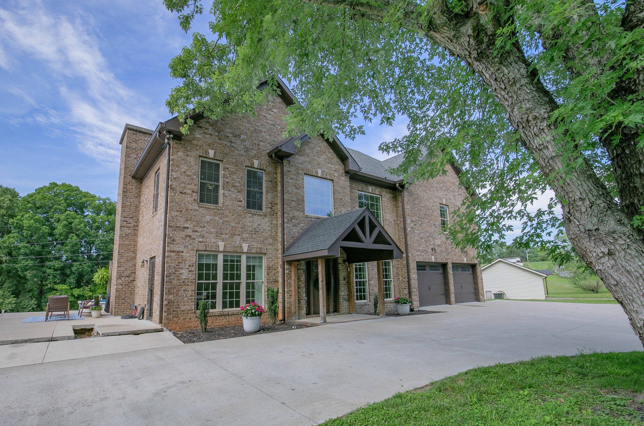 7144 Hall Rd